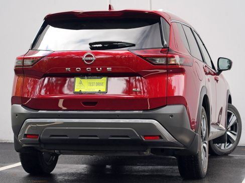 Used 2023 Nissan Rogue SL w/ SL Premium Package FWD image 4