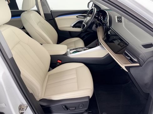 Used 2025 Audi Q5 Premium w/ Convenience Package AWD/4WD image 30