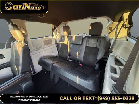 Used 2019 Dodge Grand Caravan SXT image 12