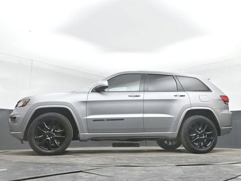 Used 2019 Jeep Grand Cherokee Altitude AWD/4WD image 43