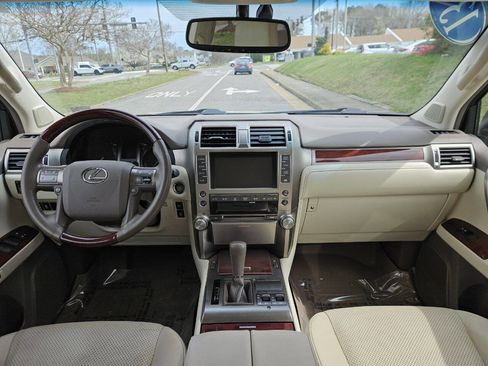 Used 2013 Lexus GX 460 Base AWD 4dr SUV w/ Comfort Plus Pkg image 21
