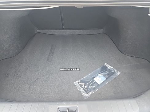 New 2025 Nissan Sentra SR w/ SR Premium Package image 31