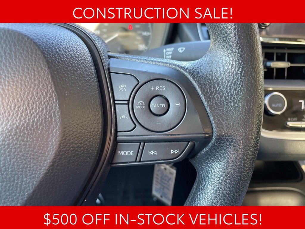 Used 2025 Toyota Corolla LE FWD image 21
