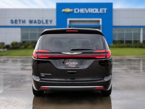 Used 2025 Chrysler Pacifica Select FWD image 6