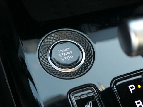 Used 2023 Kia Niro EX image 21