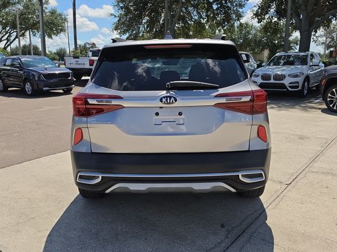 Certified 2021 Kia Seltos EX AWD/4WD image 7