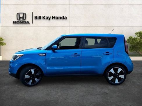 Used 2018 Kia Soul + FWD image 7