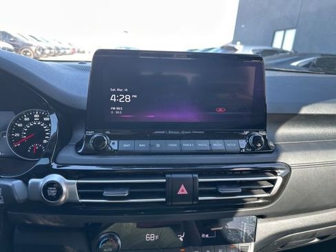 Used 2023 Kia Seltos SX image 10