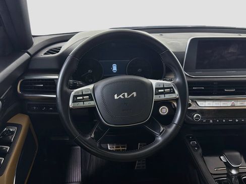 Used 2022 Kia Telluride SX w/ Towing Package FWD image 17