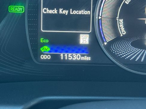 Certified 2025 Lexus ES 300h w/ Premium Package image 34