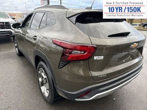 Used 2024 Chevrolet Trax LT w/ Driver Confidence Package image 8