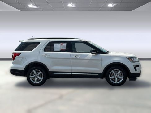 Used 2019 Ford Explorer XLT w/ Equipment Group 202A FWD image 12