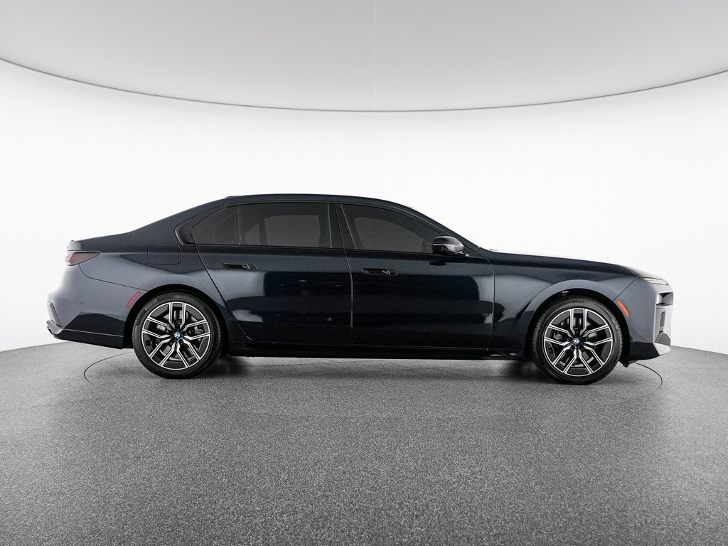 Used 2024 BMW 760i xDrive AWD/4WD image 7