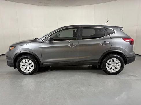 Used 2019 Nissan Rogue Sport S FWD image 5