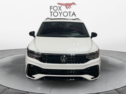 Used 2024 Volkswagen Tiguan SE R-Line FWD image 9