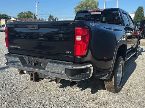 Used 2022 Chevrolet Silverado 3500 LTZ w/ LTZ Convenience Package AWD/4WD image 8