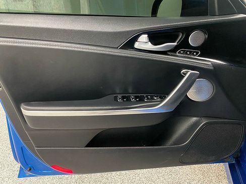 Used 2019 Kia Stinger Premium image 10