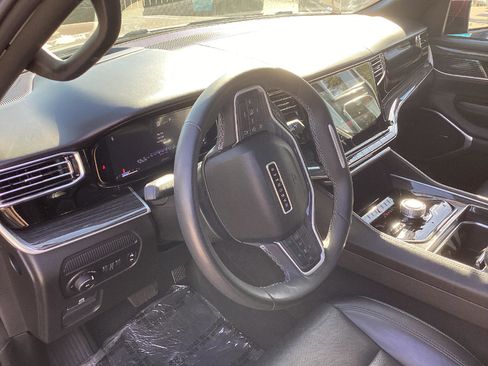 Used 2022 Jeep Wagoneer Series III w/ Flexible Seating Group image 14