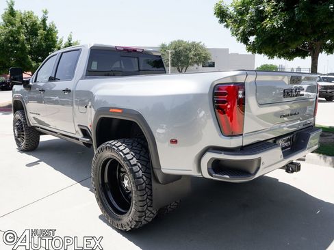 Used 2026 GMC Sierra 3500 Denali Ultimate AWD/4WD image 7
