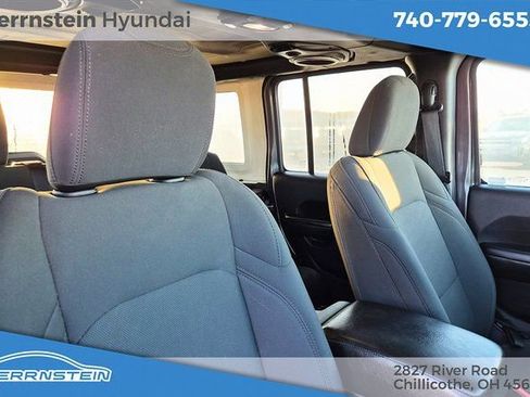 Used 2018 Jeep Wrangler Unlimited Sport S AWD/4WD image 26