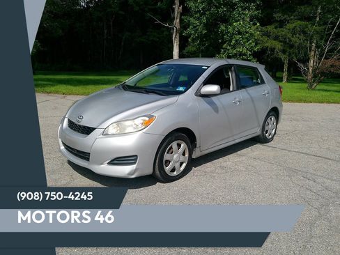 Used 2010 Toyota Matrix FWD image 1