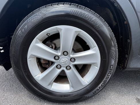Used 2013 Toyota RAV4 XLE FWD image 9