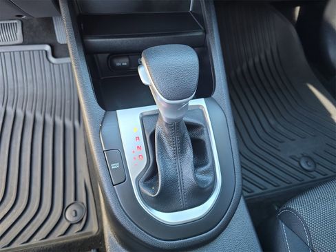 Used 2023 Kia Forte LXS w/ LXS Technology Package image 17