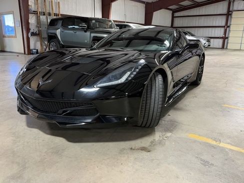 Used 2019 Chevrolet Corvette Stingray Coupe w/ 1LT image 3
