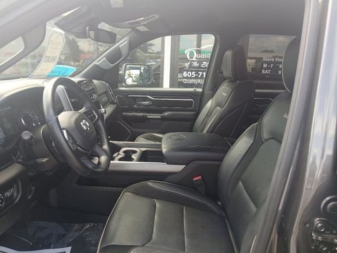 Used 2023 RAM 1500 Laramie AWD/4WD image 7