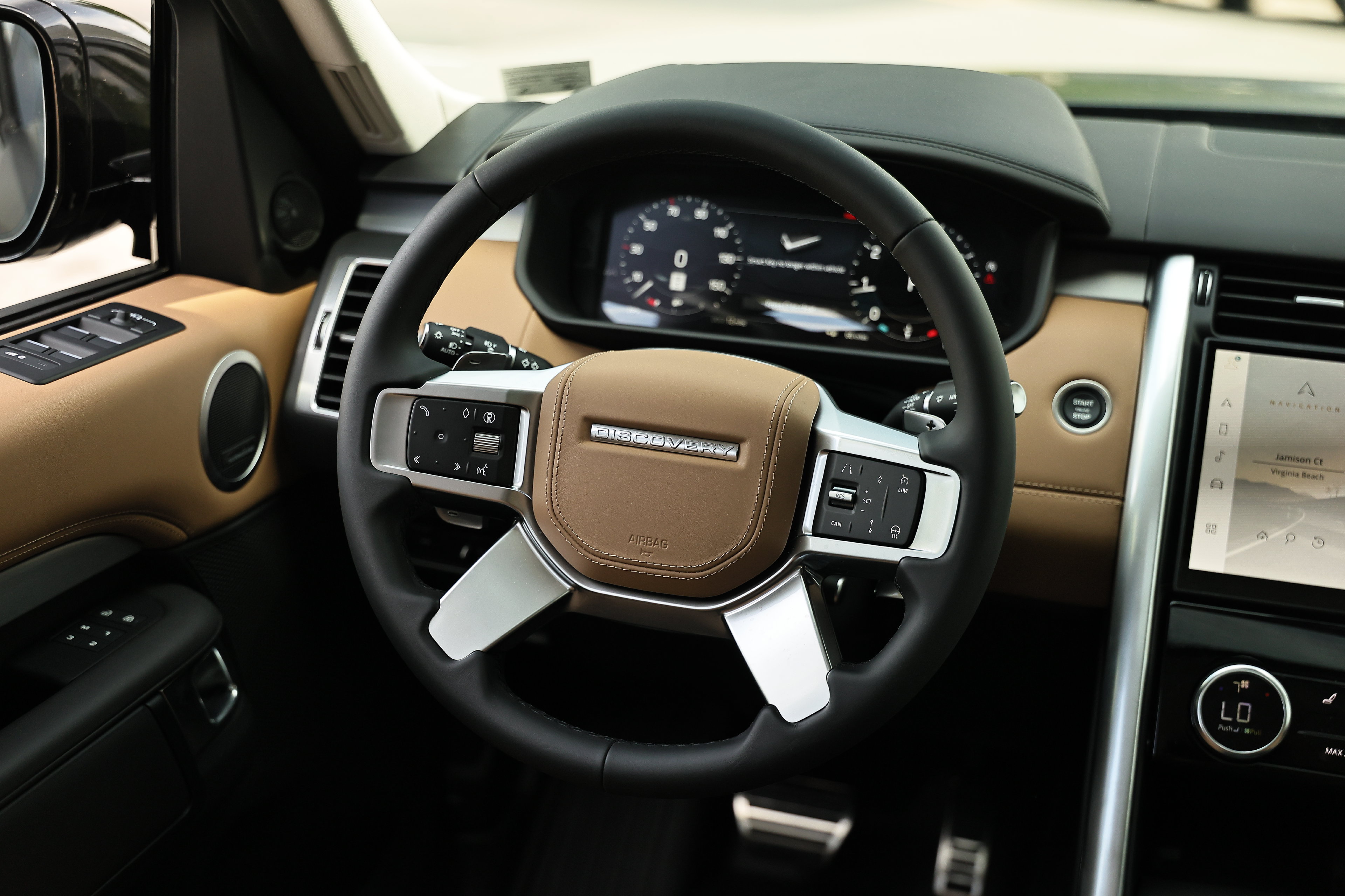 New 2026 Land Rover Discovery Limited Edition AWD/4WD image 45
