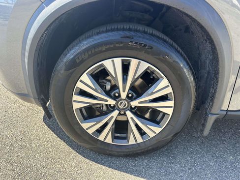 Used 2021 Nissan Rogue SV w/ Premium Package image 7