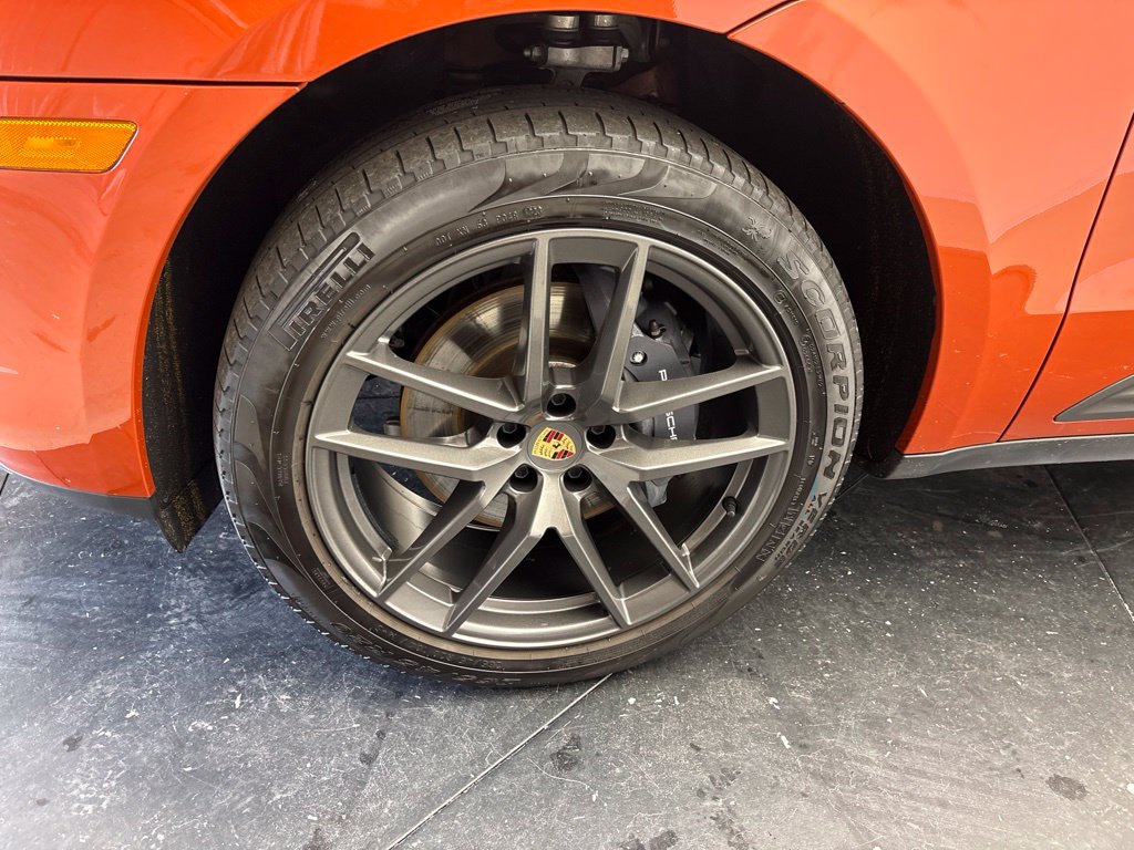 Certified 2023 Porsche Macan Turbo AWD/4WD image 14