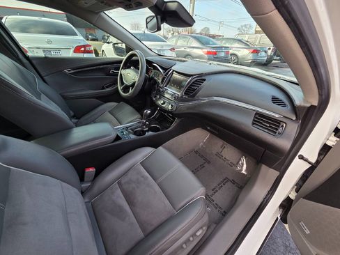 Used 2015 Chevrolet Impala LT image 17