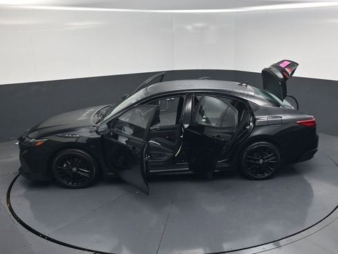 Used 2025 Toyota Camry SE w/ Convenience Package FWD image 22