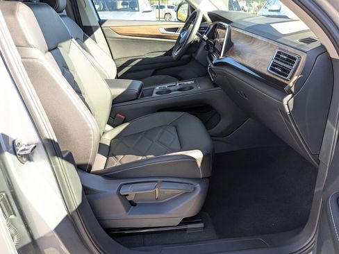 New 2026 Volkswagen Atlas SE image 36