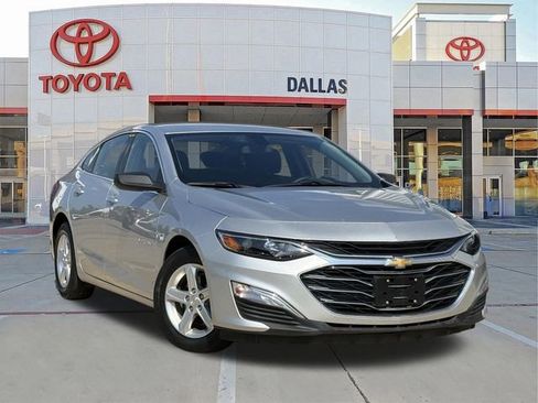 Used 2022 Chevrolet Malibu LS FWD image 1