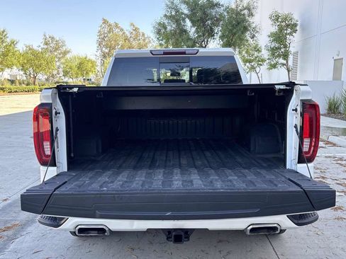 Used 2022 GMC Sierra 1500 Denali w/ Driver Alert Package II AWD/4WD image 10
