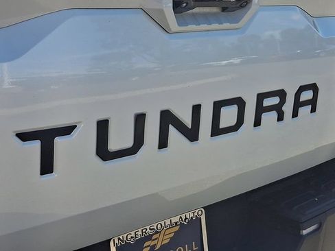 Used 2024 Toyota Tundra Limited AWD/4WD image 33
