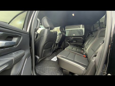 Used 2024 RAM 1500 Laramie AWD/4WD image 7