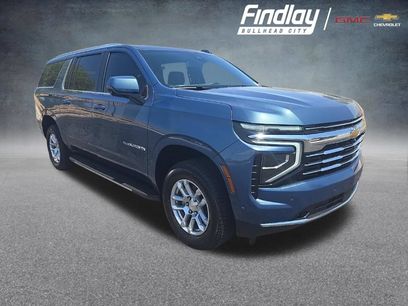 New 2026 Chevrolet Suburban LT w/ Comfort Package
