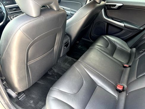 Used 2016 Volvo V60 T5 Premier image 37