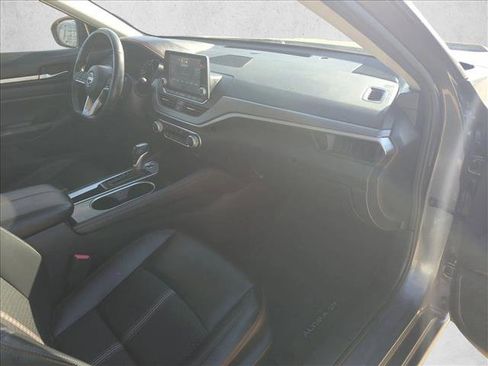 Used 2024 Nissan Altima 2.5 SR image 20