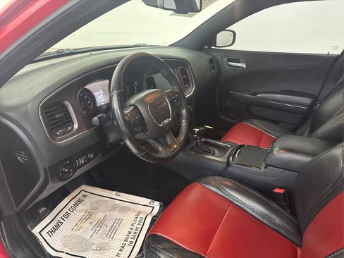 Used 2016 Dodge Charger SXT RWD image 25