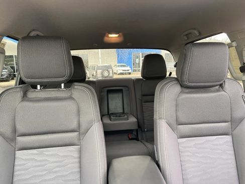 Used 2024 Nissan Frontier SV image 18