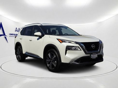 Used 2023 Nissan Rogue SL w/ SL Premium Package FWD image 3