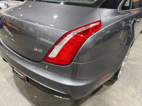Used 2019 Jaguar XJ L Portfolio image 46