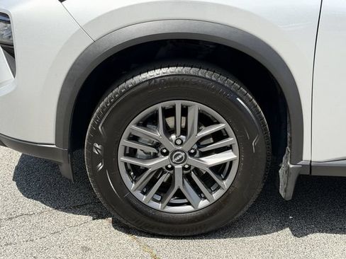 Used 2025 Nissan Rogue S FWD image 27