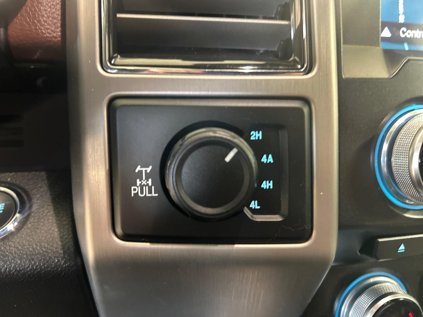 Used 2018 Ford F150 Platinum w/ Equipment Group 701A Luxury AWD/4WD image 17