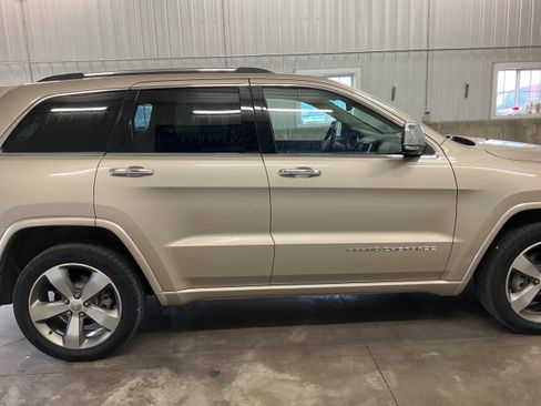 Used 2014 Jeep Grand Cherokee Overland w/ Advanced Technology Group image 6