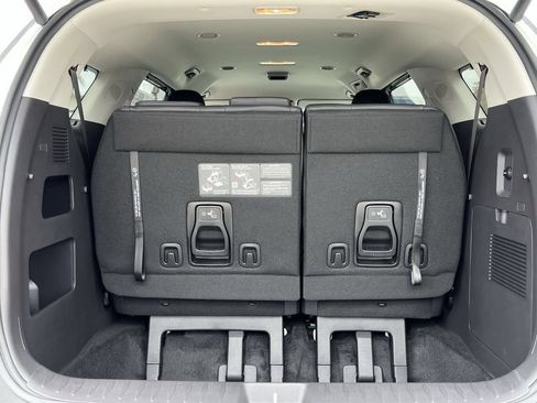 New 2026 Kia Carnival EX FWD image 25